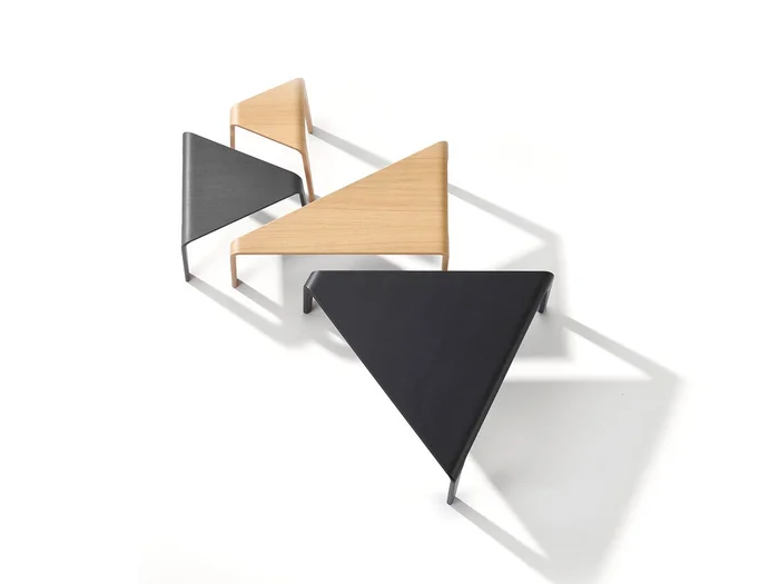 Arper Ply Couchtisch Entworfen von Lievore Altherr Molina