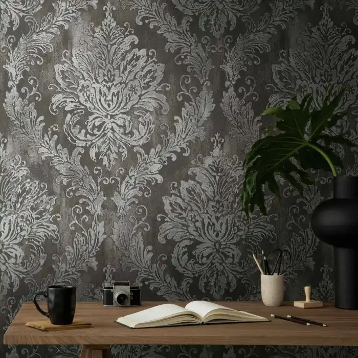 Barock-Tapete Schwarz Silber – Glamouröse Vliestapete mit Ornament-Muster