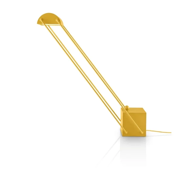 Bitte Warten Sie, Bis Sie Platz Nehmen Tokio Tischlampe Kurkumagelb