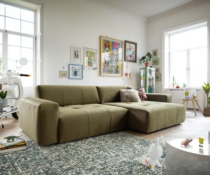 Ecksofa Lazaro 300×160 cm Samt Olive Ottomane rechts mit Sitztiefenverstellung