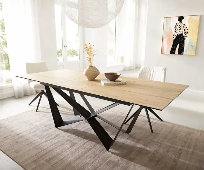 Esstisch Edge 180-220×100 Keramik Laminam® Sabbia Eichefarbig Spider Flachstahl Schwarz ausziehbar