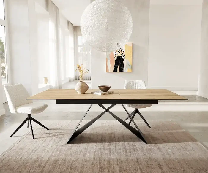 Esstisch Edge 180-220×100 Keramik Laminam® Sabbia Eichefarbig V-Gestell Flachstahl Schwarz ausziehbar