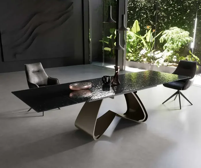 Esstisch Edge 200-300×100 Reliefglas Rauchschwarz 3D-Design W-Gestell Effektfinish Titan ausziehbar