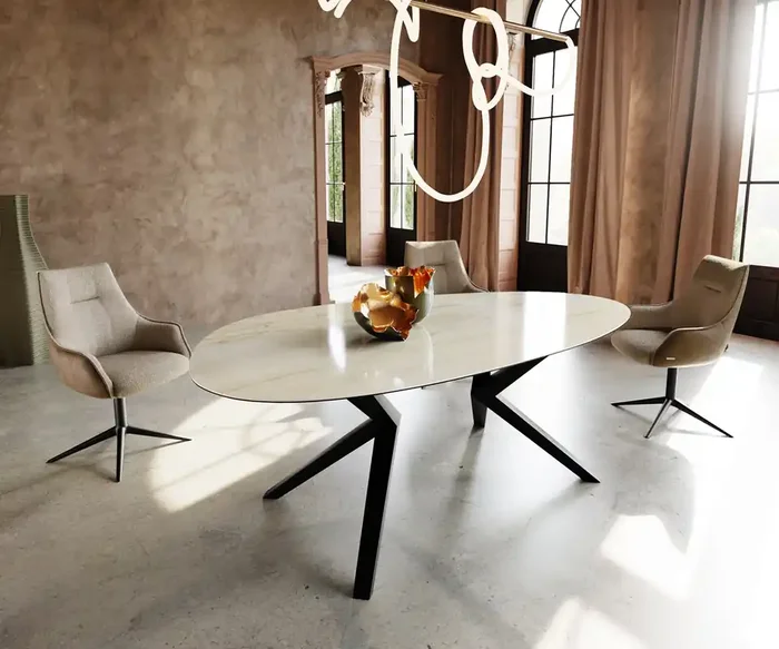 Esstisch Edge Oval 220×120 Keramik Iris FMG Onice Oro Zenthara kantig Metall Schwarz