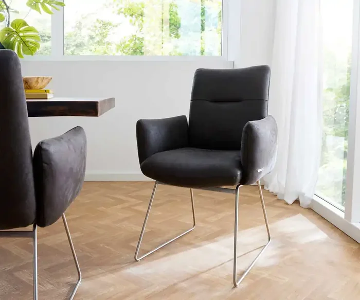 Esszimmerstuhl Jova-Flex mit Armlehnen Mikrofaser Anthrazit Vintage Kufengestell Edelstahl Taschenfederkern