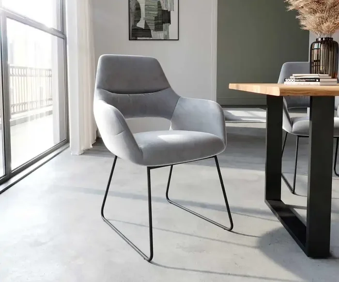 Esszimmerstuhl Yago-Flex mit Armlehnen Samt Grau Kufengestell Schwarz Taschenfederkern