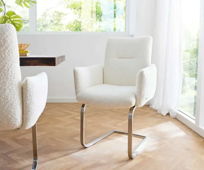 Freischwinger Jova-Flex mit Armlehnen Bouclé Weiß Freischwinger rund Edelstahl Taschenfederkern