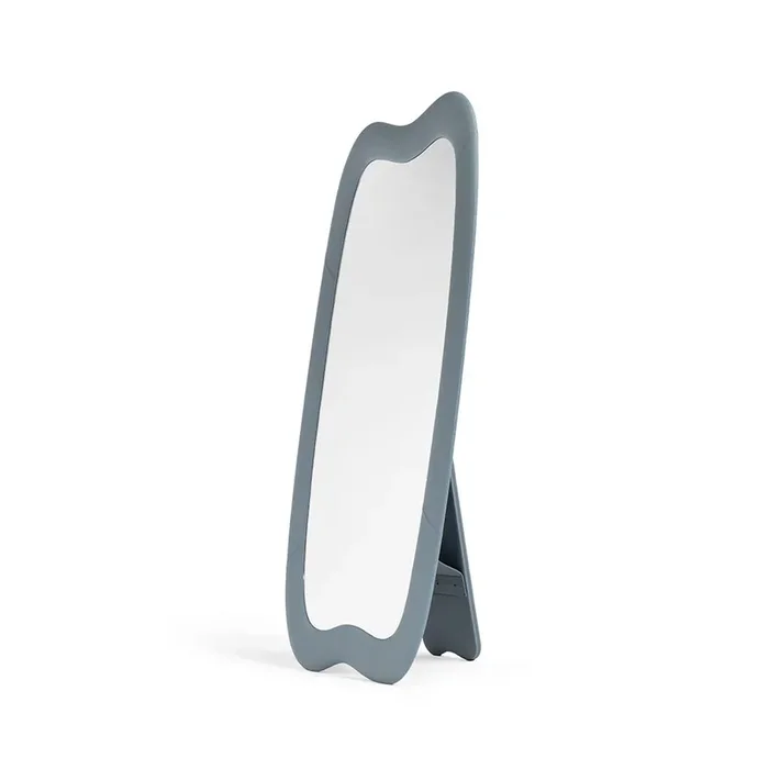 Freistehender Spiegel SQUASH von Faye Toogood für Poltrona Frau