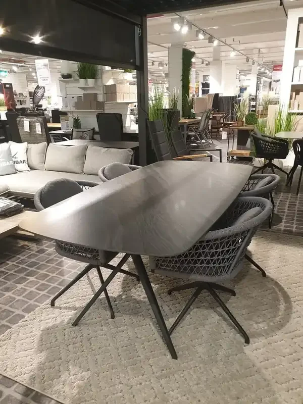 Garten-Tischgruppe „Cliff/Riverton“