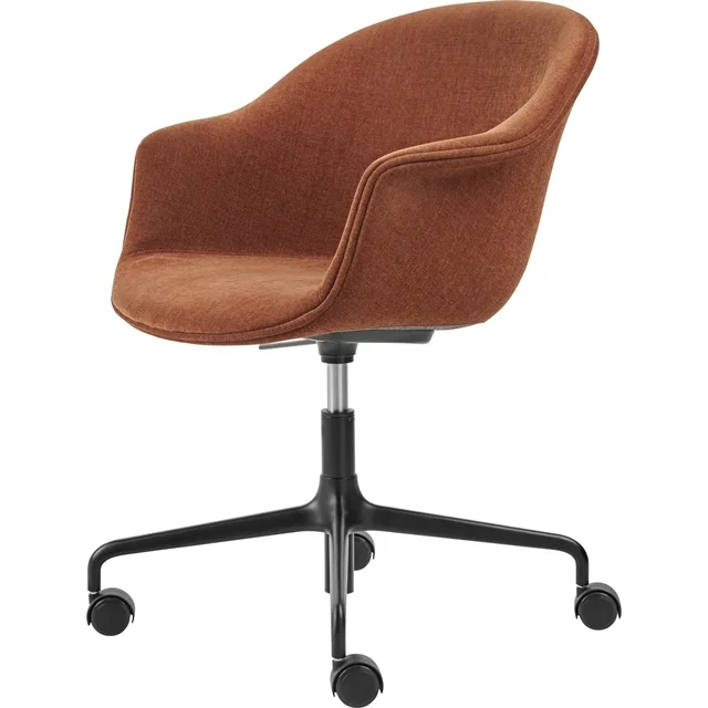 GUBI Bat Bürostuhl Schwarz Matt/Belsuede Special 133