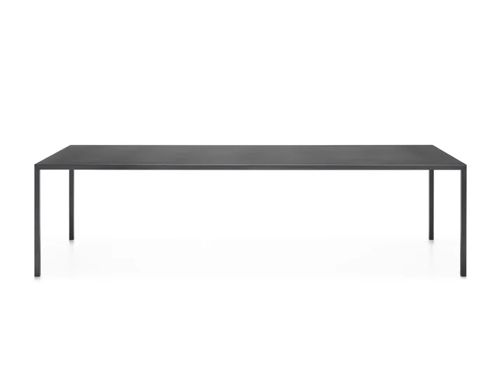 MDF Italia Tense Outdoor Tisch Entworfen von Piergiorgio Cazzaniga