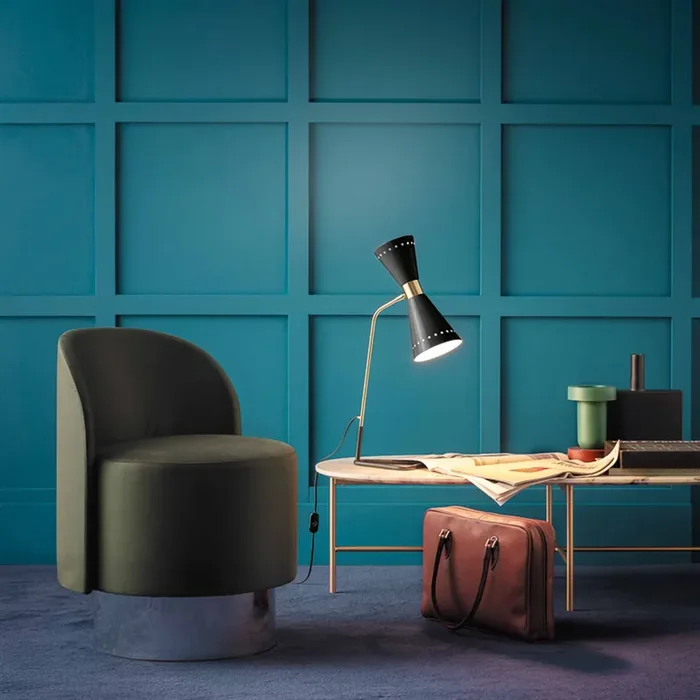 Messing-Tischlampe MEGAFONO von Stilnovo – 220-240V / Schwarz