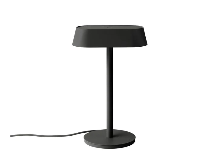 Muuto Linear Tischlampe Entworfen von Thomas Bentzen