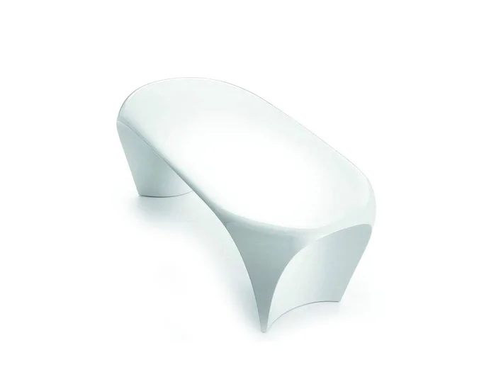 Myyour Lily niedriger Tisch Entworfen von Moredesign