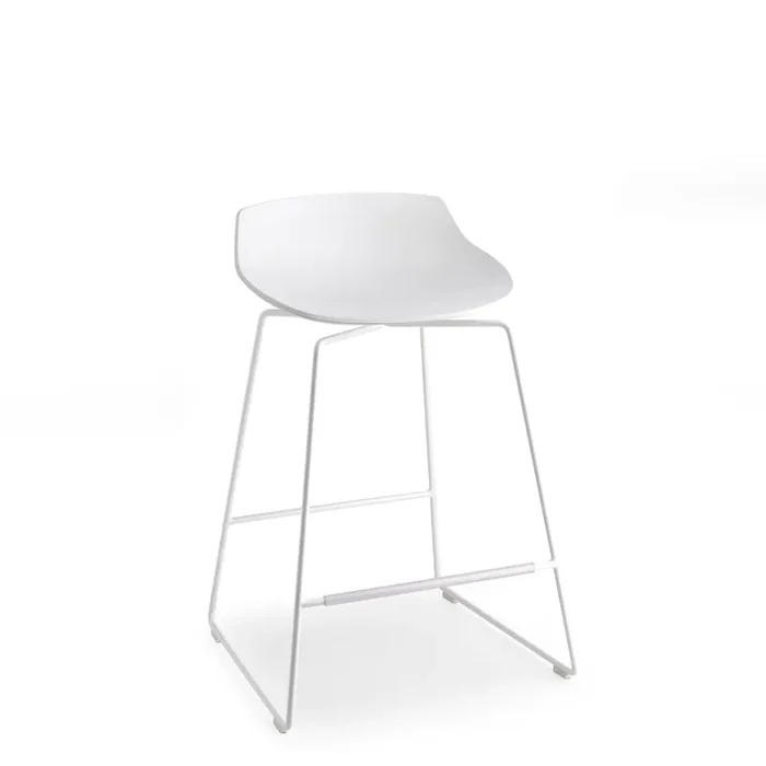 Outdoor-Hocker FLOW STOOL von Jean Marie Massaud für MDF Italia – H 44 x B 52 x T 48