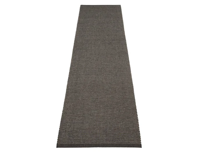 Pappelina Emm Kunststoffteppich – Schwarz / Leinen Metallic – Leinenkette 70 x 300 cm