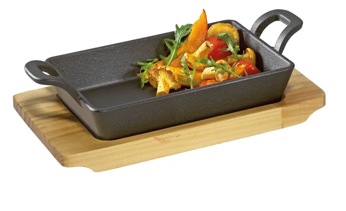 Pfanne BBQ mit Holzbrett