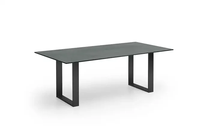 PRIMUS Esstisch (Kufengestell)