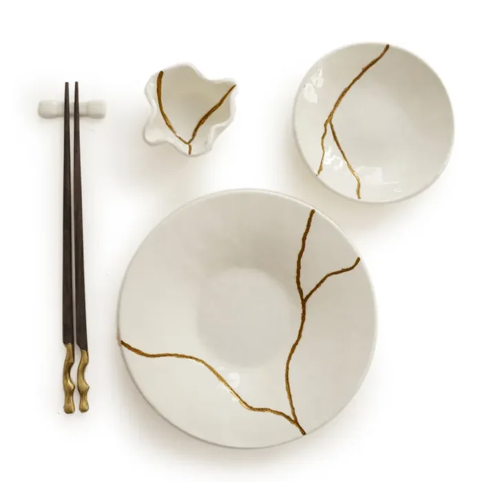 Rundes Sushi-Set aus Muranoglas KINTSUGI von D.i. Più Andretto Design – Für 2 Personen / Elfenbein