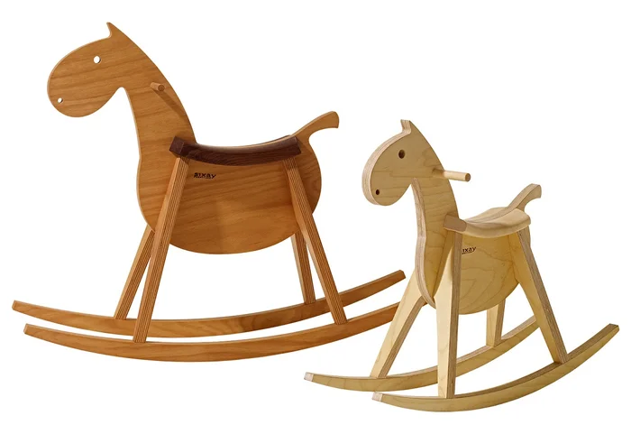 Schaukelpferd Paripa