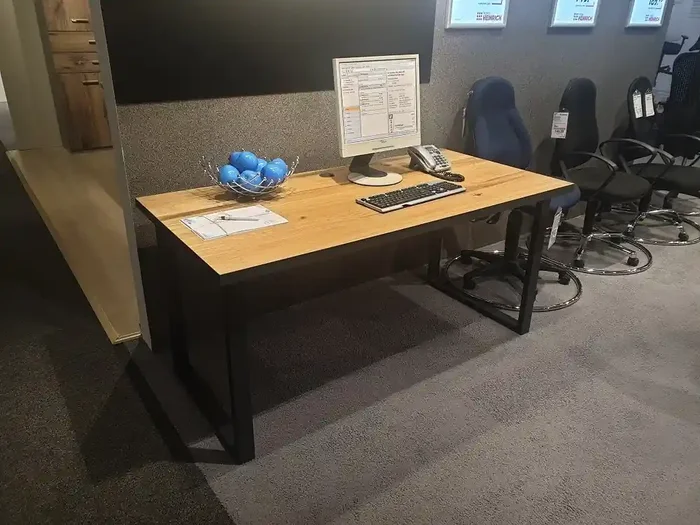 Schreibtisch „110-002“