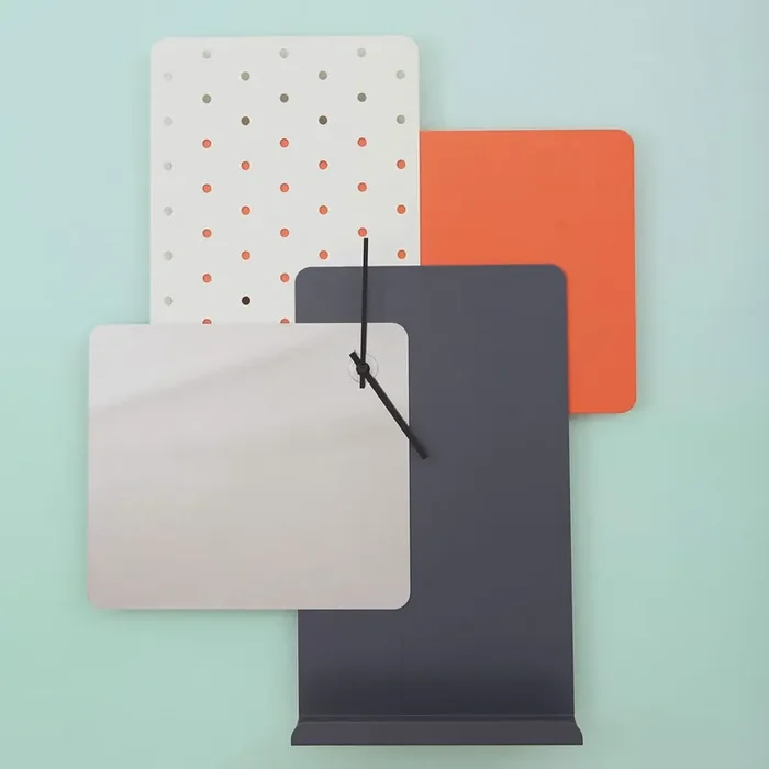 Spiegel-Wanduhr CLOOK von MM Company