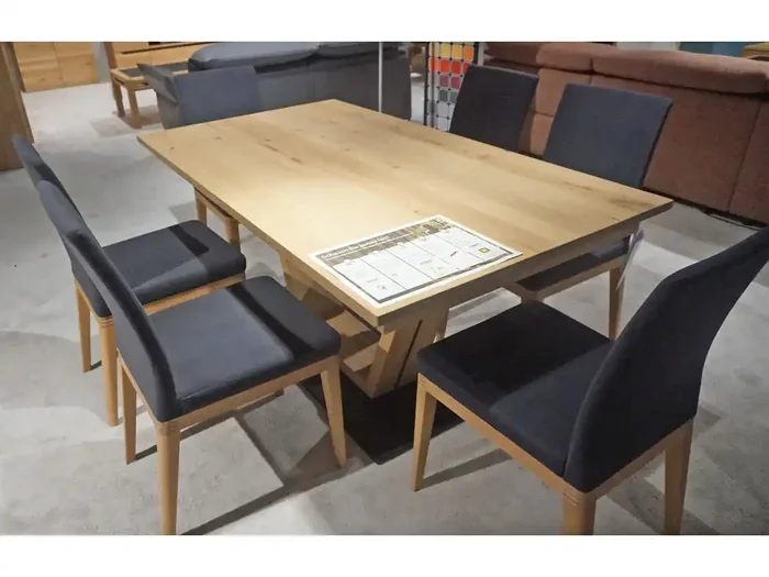 Tischgruppe „Valmondo Kendo“