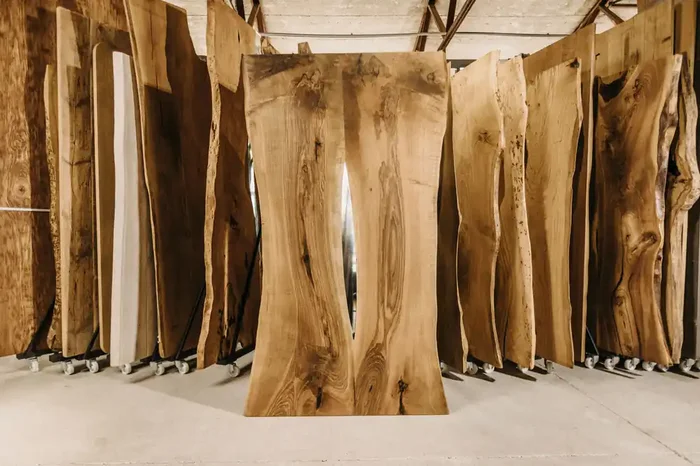 Tischplatte mit Baumkanten Nussbaum Twin verleimt 200 x 110 x 5cm