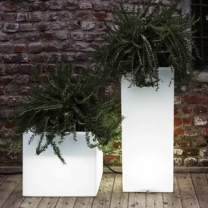 Vase CUBOTTI mit internem Beleuchtungssystem von Nat Wave für Serralunga – XS ø 37 x H 33 / IP67 – ENERGIESPARLAMPE