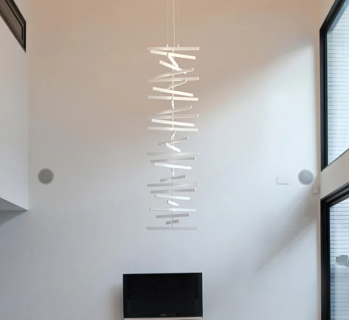 Vibia Rhythm Vertical Stick 47/87 cm Pendelleuchte Entworfen von Arik Levy