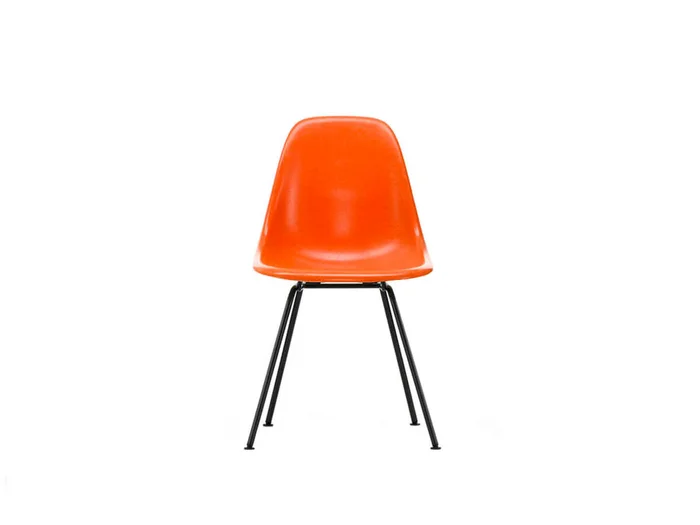 Vitra Eames Fiberglass DSX Stuhl – Basic Dark Entworfen von Charles & Ray Eames