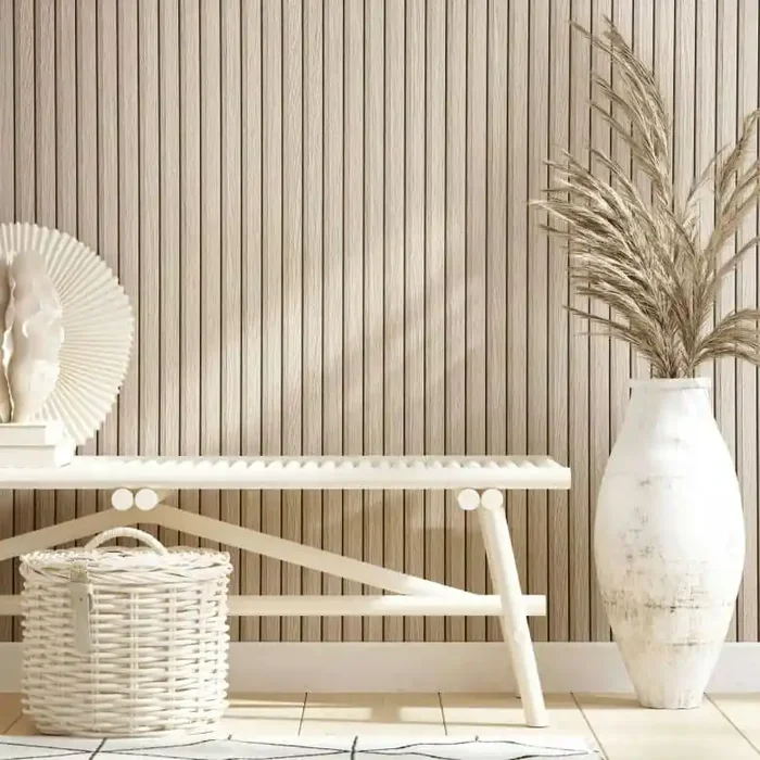 Vliestapete mit Akustikpaneele Optik und leichter Holzmaserung im Skandi Stil beige Streifen