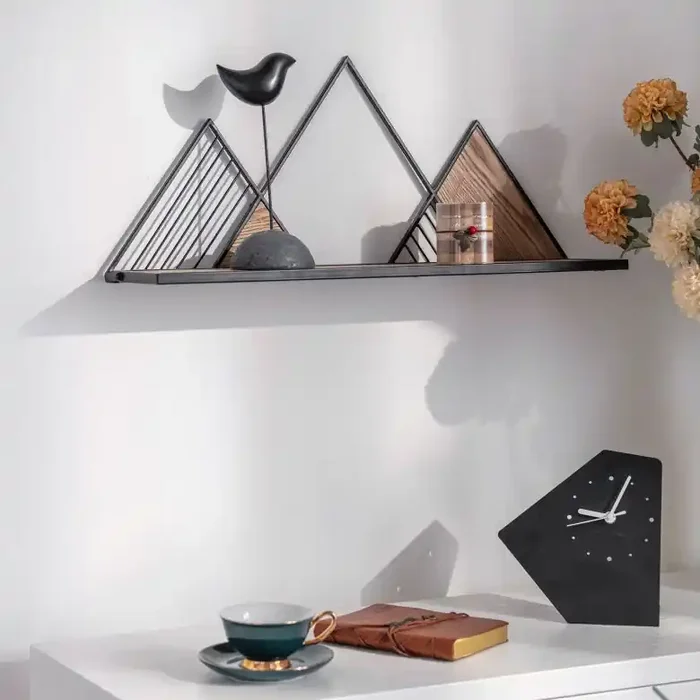 Wandregal aus Holz und Metall – Geometrische Berge – 64x28x14 cm