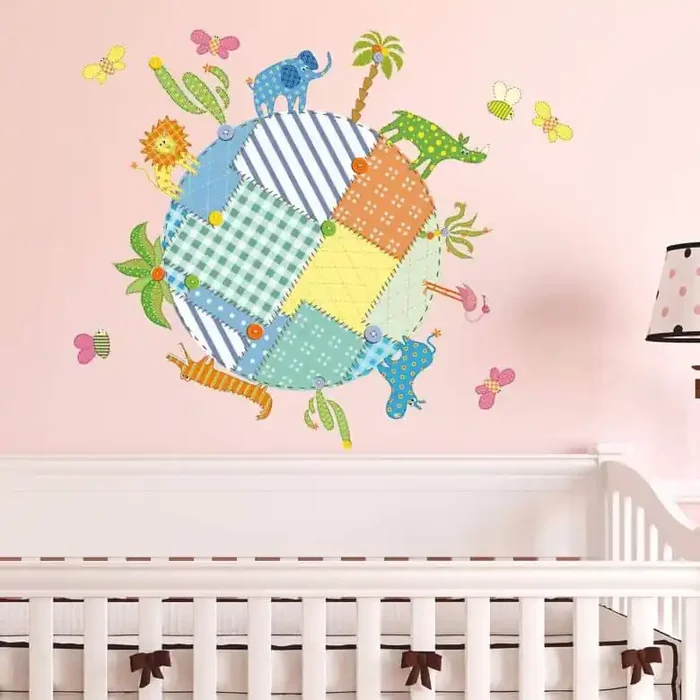 Wandtattoo Weltkugel mit Tieren (Muster)