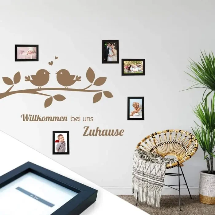 Wandtattoo Willkommen bei uns Zuhause inkl. 5 Bilderrahmen