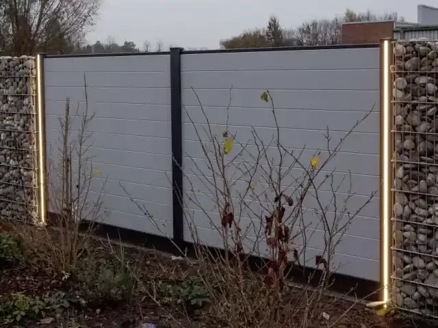 Zaunanlage GrojaLumino mit LED-Pfostenbeleuchtung GrojaGlow ca. 381cm